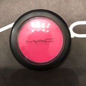 MAC “Full Fuchsia” blush. Never swatched.